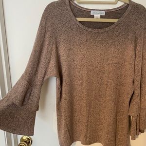 Pinkish bell sleeve shirt